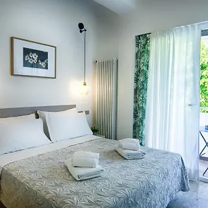 Lucia Hotel
